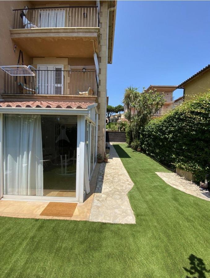 Bonita Casa Adosada Con Jardin Privado Y Piscina Comunitaria Calella De Palafrugell Extérieur photo
