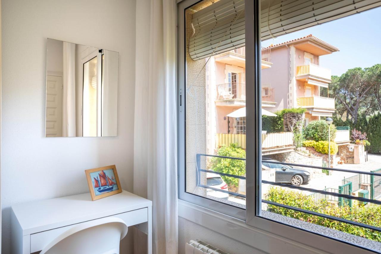 Bonita Casa Adosada Con Jardin Privado Y Piscina Comunitaria Calella De Palafrugell Extérieur photo