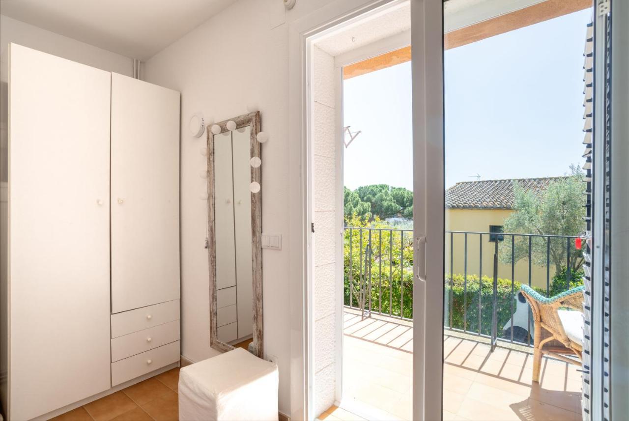 Bonita Casa Adosada Con Jardin Privado Y Piscina Comunitaria Calella De Palafrugell Extérieur photo