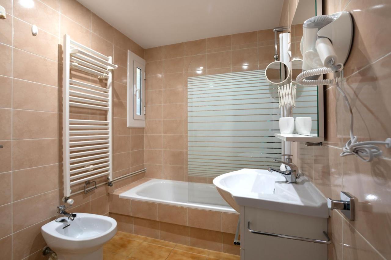 Bonita Casa Adosada Con Jardin Privado Y Piscina Comunitaria Calella De Palafrugell Extérieur photo