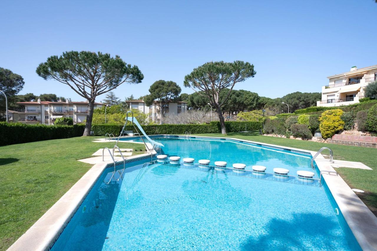 Bonita Casa Adosada Con Jardin Privado Y Piscina Comunitaria Calella De Palafrugell Extérieur photo