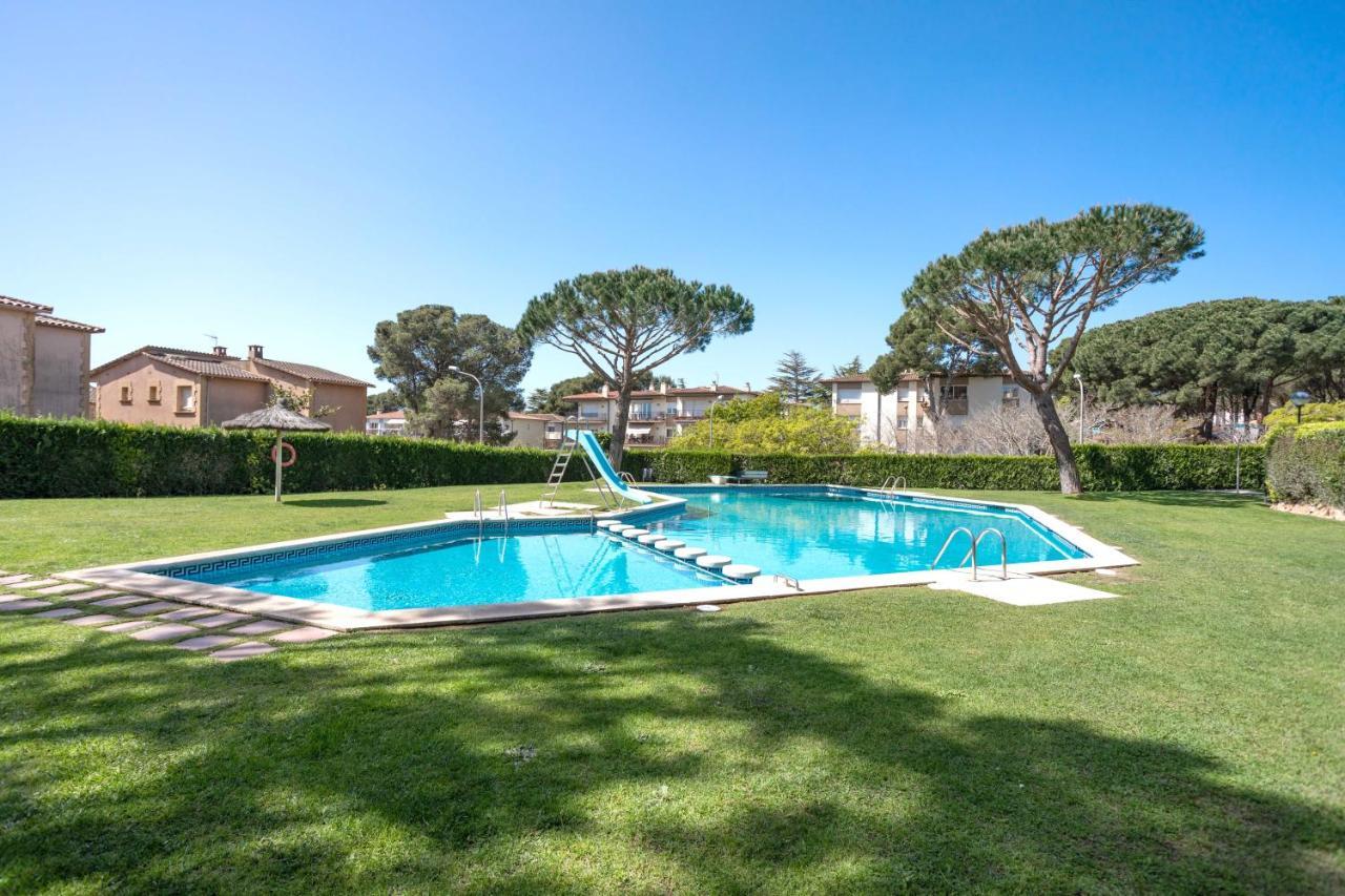 Bonita Casa Adosada Con Jardin Privado Y Piscina Comunitaria Calella De Palafrugell Extérieur photo