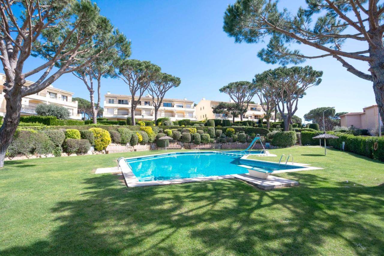 Bonita Casa Adosada Con Jardin Privado Y Piscina Comunitaria Calella De Palafrugell Extérieur photo