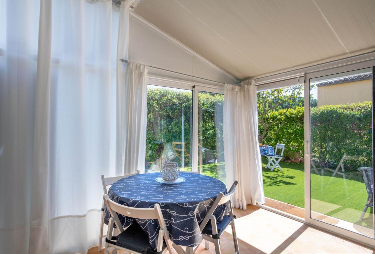 Bonita Casa Adosada Con Jardin Privado Y Piscina Comunitaria Calella De Palafrugell Extérieur photo