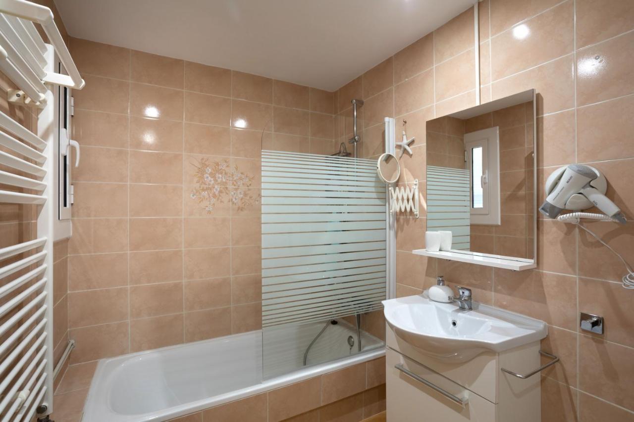 Bonita Casa Adosada Con Jardin Privado Y Piscina Comunitaria Calella De Palafrugell Extérieur photo